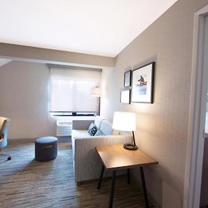 1 Bedroom Suite 2 Queen Sofa bed